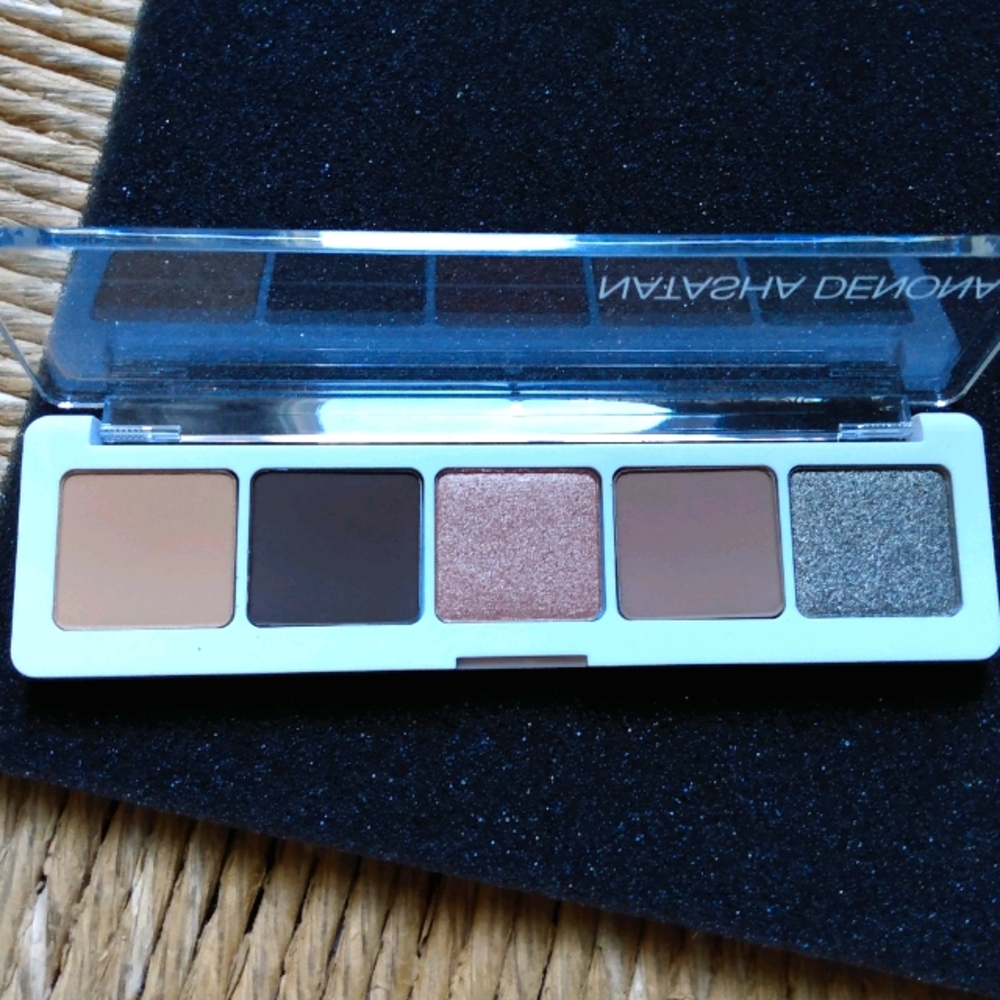 SOLDNatasha Denona Ayana Pallet